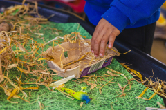 kia-mena-montessori-beckenham-outdoor-hands-on-learning